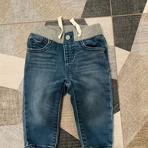 Like new Gap 3-6mo jeans.